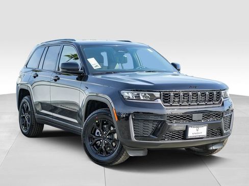 New 2026 Jeep Grand Cherokee Altitude image 2