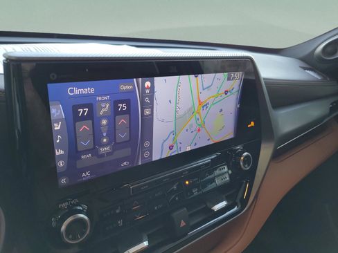 Used 2020 Toyota Highlander Platinum image 16