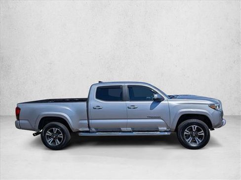 Used 2018 Toyota Tacoma TRD Sport RWD image 4
