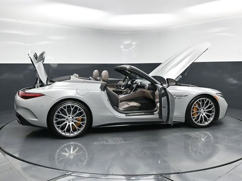 Used 2022 Mercedes-Benz SL 63 AMG 4MATIC image 33
