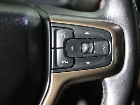 Used 2019 Chevrolet Silverado 1500 High Country w/ Technology Package image 15