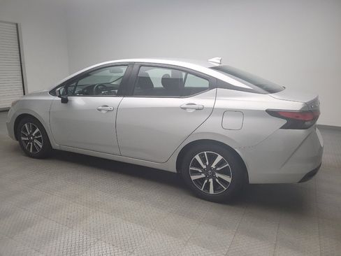 Used 2021 Nissan Versa SV FWD image 3