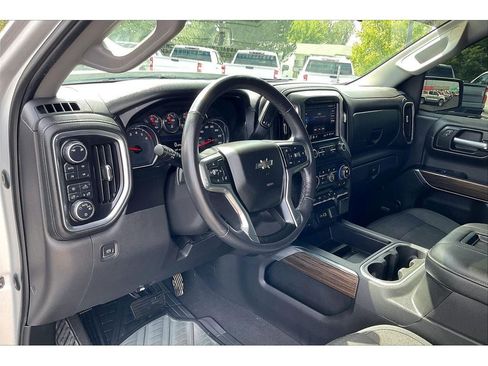 Used 2019 Chevrolet Silverado 1500 LT Trail Boss AWD/4WD image 16