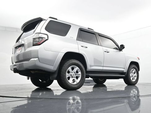 Used 2021 Toyota 4Runner SR5 AWD/4WD image 34