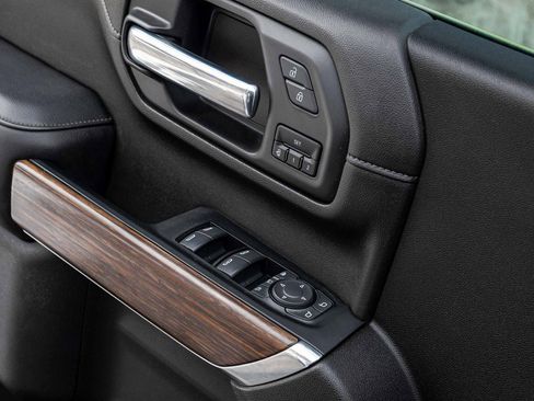 Used 2023 Chevrolet Silverado 2500 High Country image 12