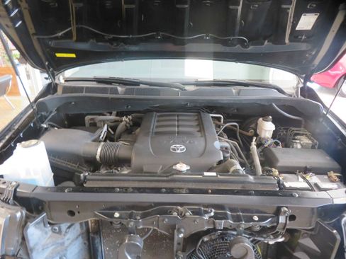 Used 2019 Toyota Sequoia SR5 image 59