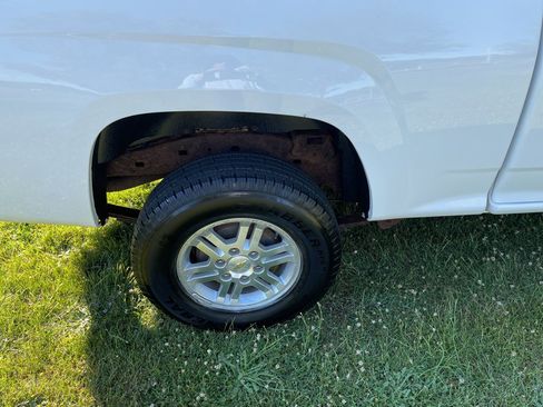 Used 2012 Chevrolet Colorado LT AWD/4WD image 25