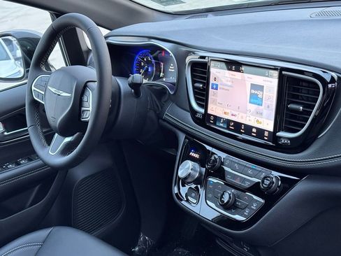 New 2026 Chrysler Pacifica Select image 25