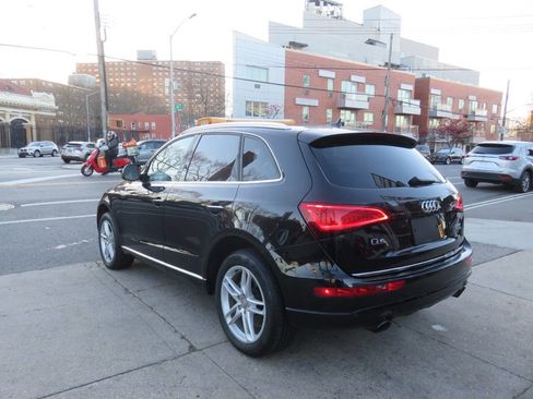 Used 2017 Audi Q5 2.0T Premium Plus w/ Technology Package image 5