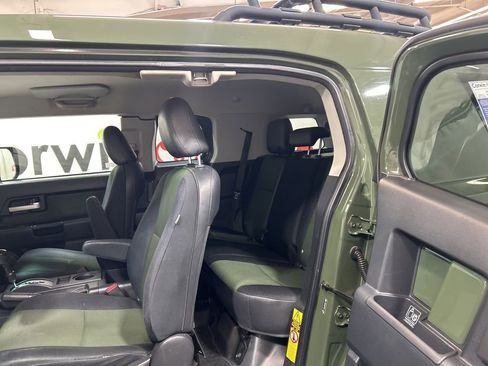 Used 2011 Toyota FJ Cruiser 4WD w/ Trail Teams Special Edition image 22