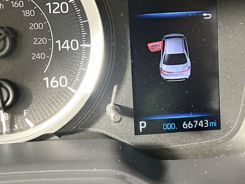 Used 2022 Toyota Corolla LE FWD image 21