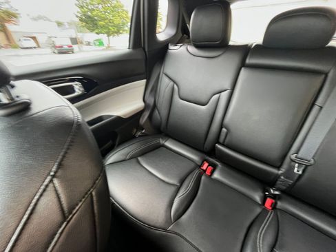 Used 2025 Jeep Compass Limited image 40