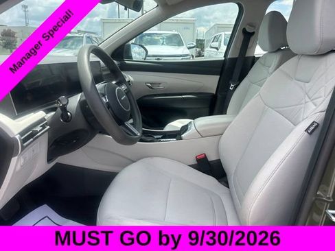 Used 2025 Hyundai Tucson SE FWD image 15