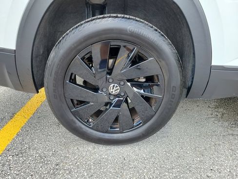 Used 2025 Volkswagen Atlas SE AWD/4WD image 5