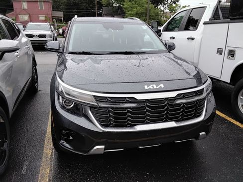 Used 2024 Kia Seltos S FWD image 7