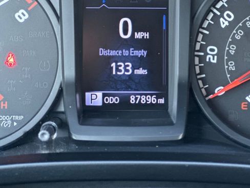 Used 2019 Toyota Tacoma SR w/ SR Convenience Package image 26