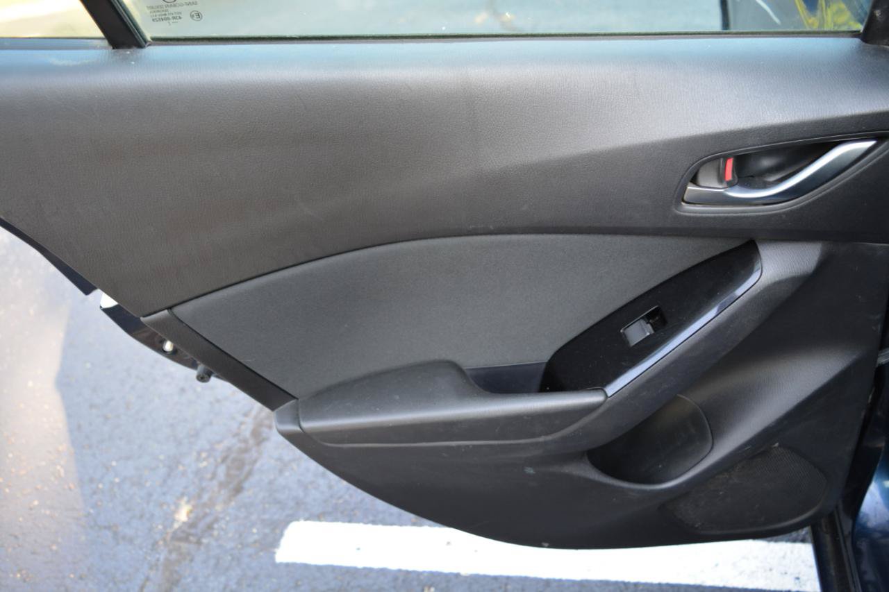 Used 2017 MAZDA MAZDA3 Sport FWD image 14