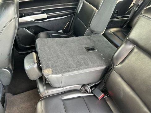 Used 2021 Ford Explorer XLT w/ Equipment Group 202A AWD/4WD image 42