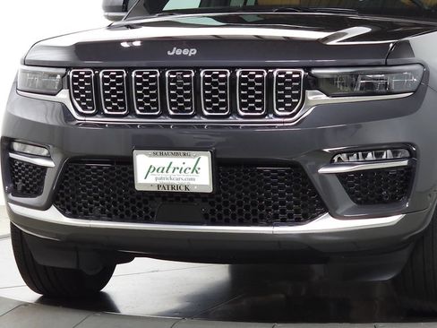 Used 2025 Jeep Grand Cherokee Summit AWD/4WD image 3