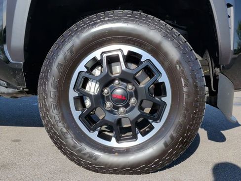 Certified 2025 Toyota Tacoma TRD Off-Road image 8