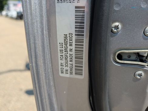Used 2024 RAM 2500 Laramie w/ Safety Group AWD/4WD image 33