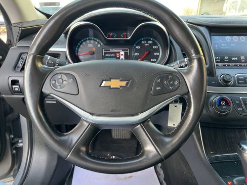 Used 2017 Chevrolet Impala LT image 17