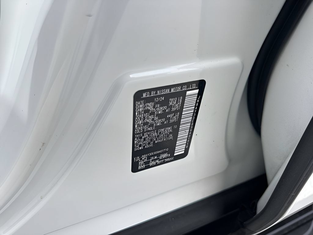 Used 2025 Nissan Armada PRO-4X AWD/4WD image 38