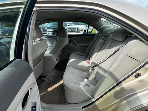 Used 2011 Toyota Camry LE w/ LE Extra-Value Pkg FWD image 11