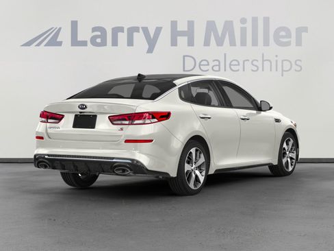 Used 2019 Kia Optima S w/ S Panoramic Sunroof Package FWD image 2