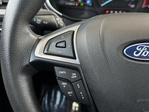 Used 2019 Ford Fusion SE FWD image 24