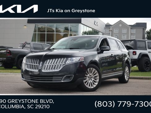 Used 2012 Lincoln MKT FWD image 1