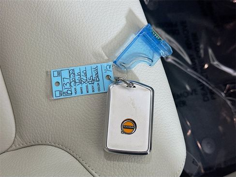 Used 2022 Volvo XC60 B5 Momentum w/ Climate Package image 35