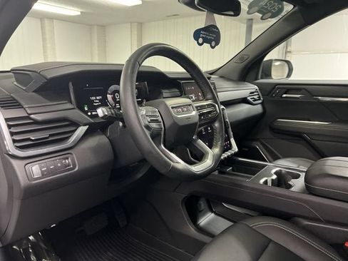 Used 2024 GMC Acadia Elevation AWD/4WD image 10