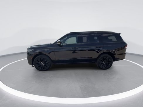 New 2026 Lincoln Navigator Reserve AWD/4WD image 5