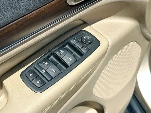 Used 2014 Jeep Grand Cherokee Limited AWD/4WD image 18