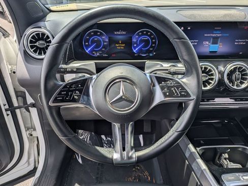 Used 2024 Mercedes-Benz EQB 250+ image 12