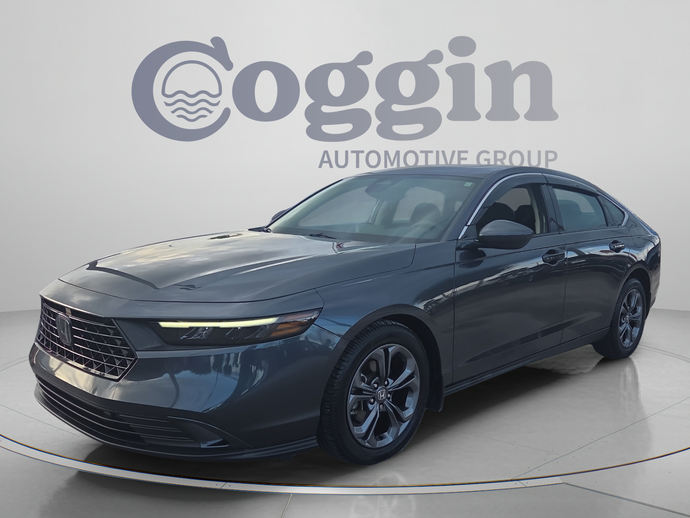 Used 2023 Honda Accord EX image 1
