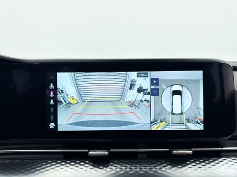Certified 2024 Kia Carnival SX Prestige FWD image 12