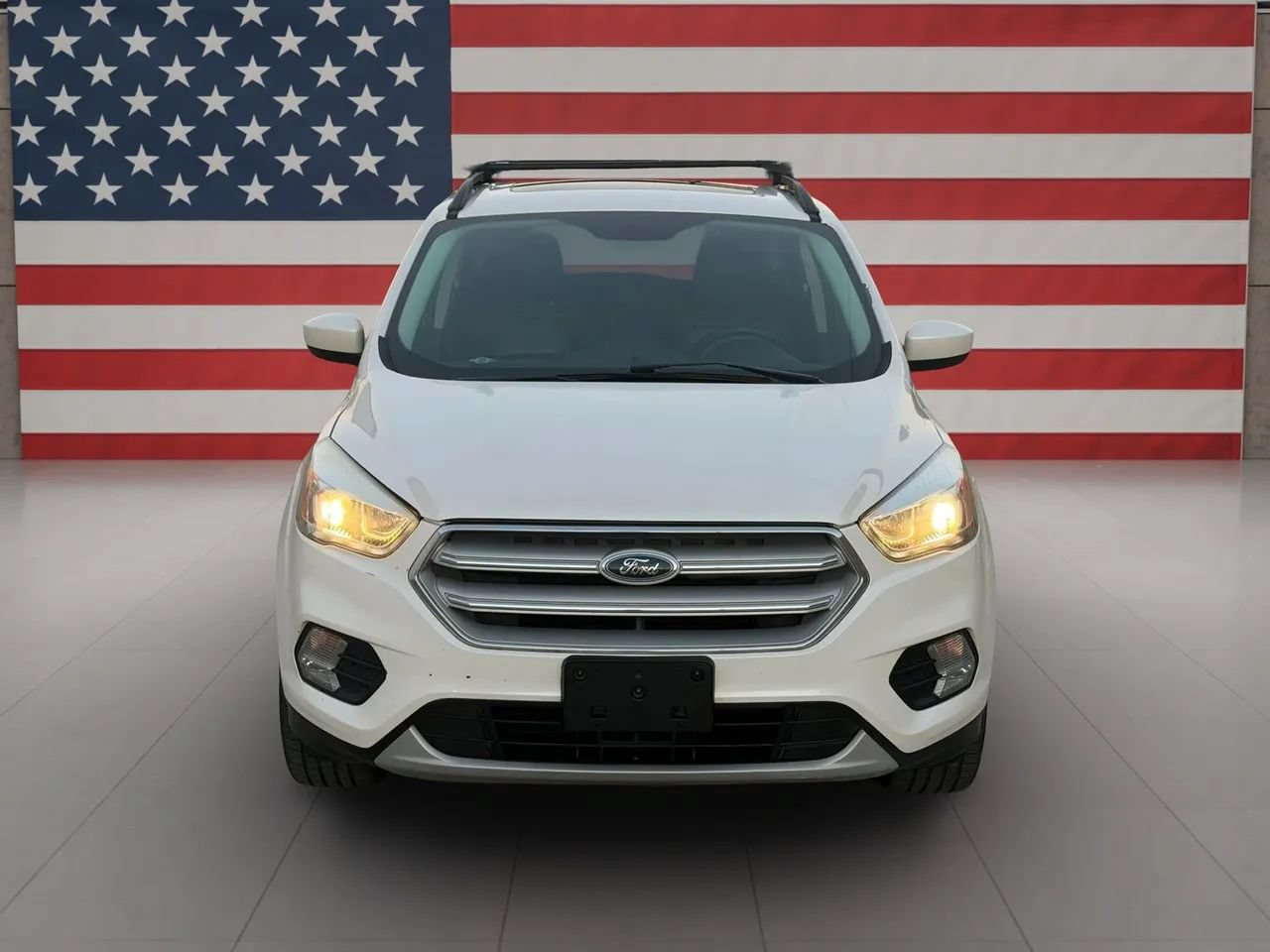 Used 2018 Ford Escape SEL AWD/4WD image 2