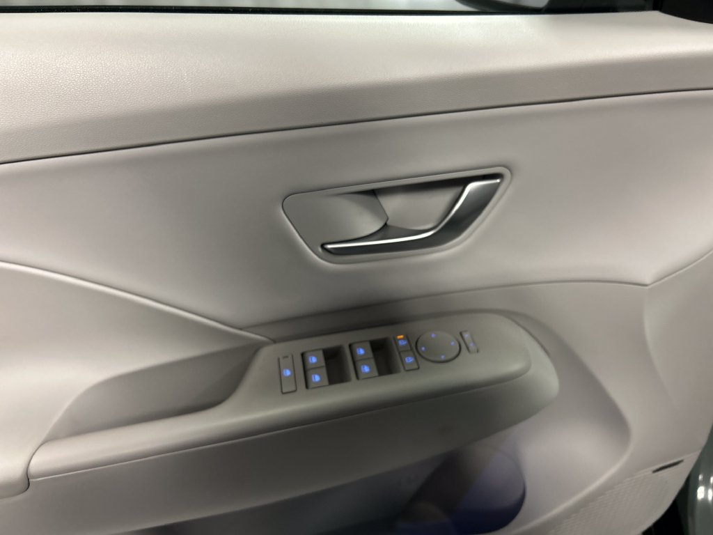 Used 2026 Hyundai Kona Limited FWD image 12