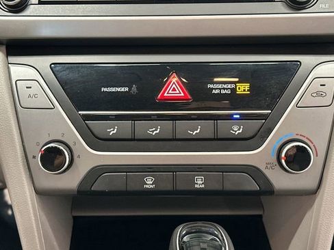 Used 2017 Hyundai Elantra SE FWD image 10