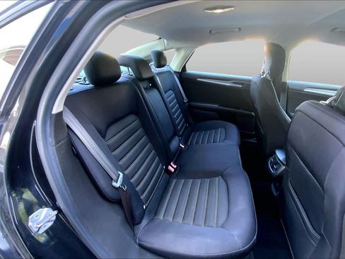 Used 2013 Ford Fusion SE FWD image 18