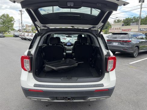 Used 2023 Ford Explorer XLT w/ Equipment Group 202A AWD/4WD image 13