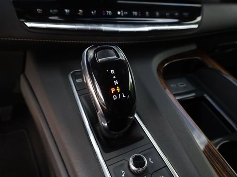 Used 2021 Cadillac Escalade Premium Luxury w/ LPO, Illumination Package image 11