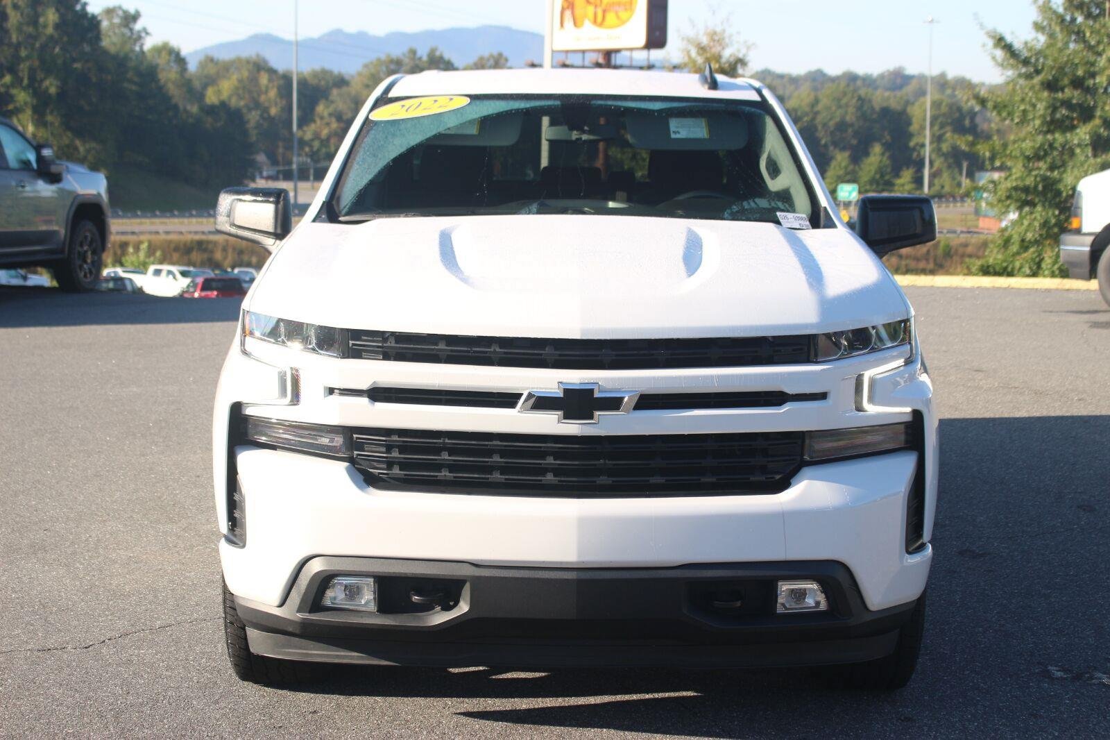 Used 2022 Chevrolet Silverado 1500 RST AWD/4WD image 2