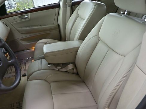 Used 2007 Cadillac DTS Luxury I w/ Trunk Convenience Package image 7