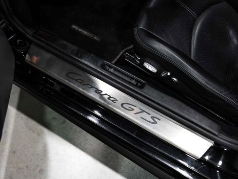 Used 2011 Porsche 911 GT3 RS image 10