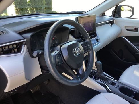 Used 2025 Toyota Corolla Cross L AWD/4WD image 10