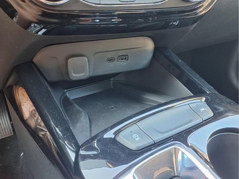 New 2026 Chevrolet Trax RS w/ Sunroof Package FWD image 9