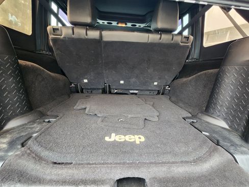 Used 2016 Jeep Wrangler Unlimited Sahara w/ Dual Top Group image 31